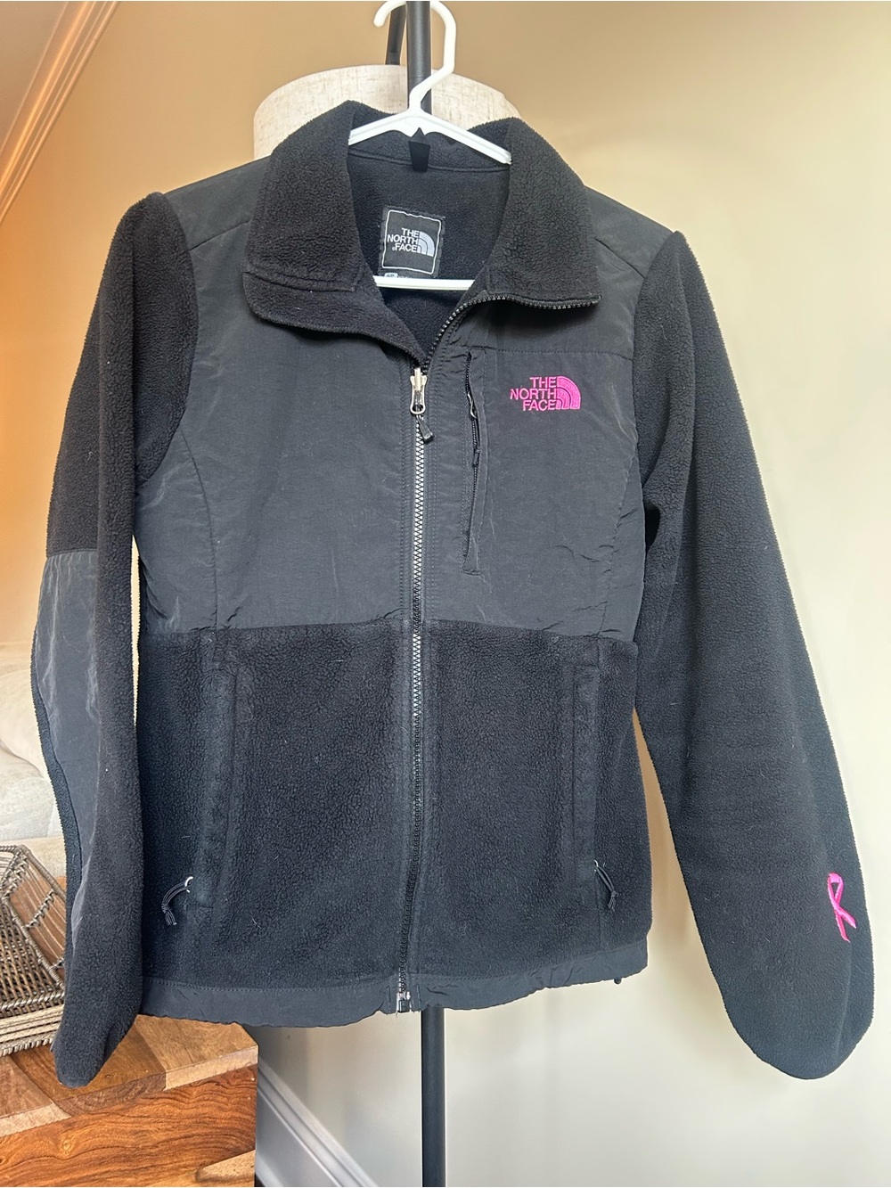 The North Face Denali Fleece Jacket Women’s S Black Pink Ribbon Breast Cancer Aw
